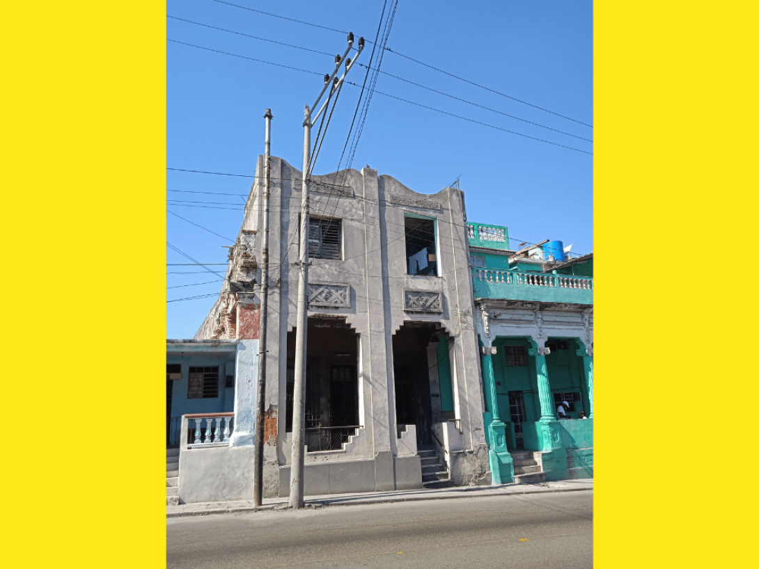 Casa antigua en la Calzada de Jesús del Monte, en La Habana.