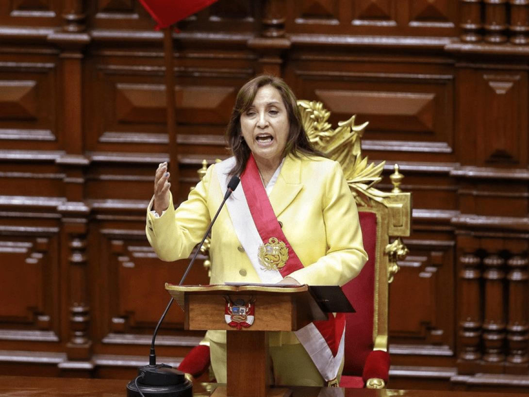 Dina Boluarte, primera presidenta mujer en Perú.