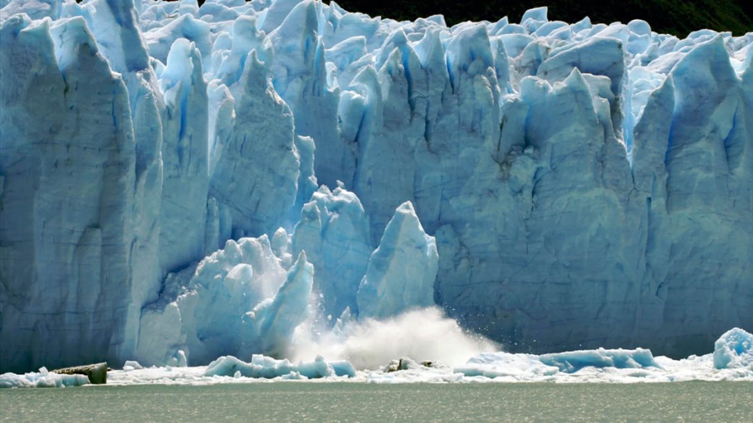 El calentamiento global derretirá la mitad de los glaciares para 2100.