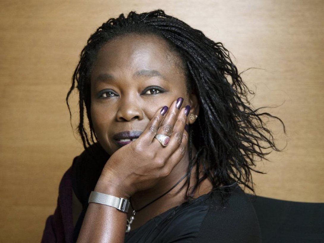 Fatou Diome. Autora senegalesa.