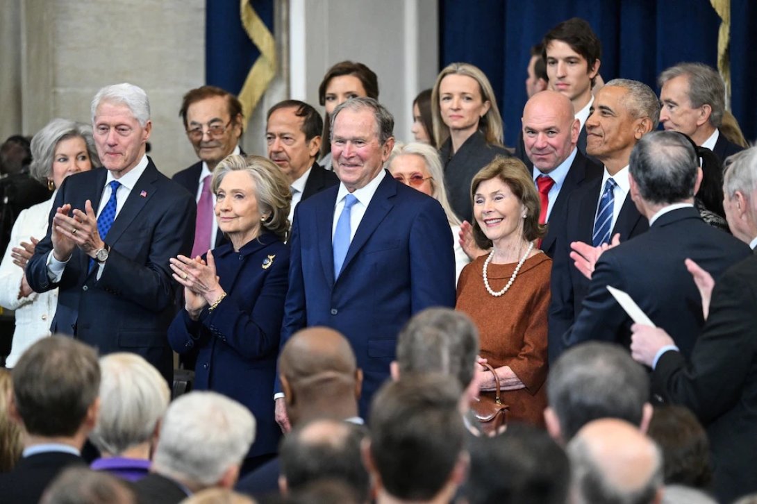 Los expresidentes Bill Clinton, George Bush y Barack Obama.