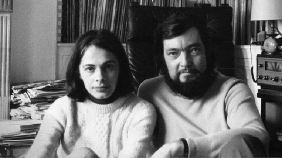 Cristina Peri Rossi y Julio Cortázar en París.