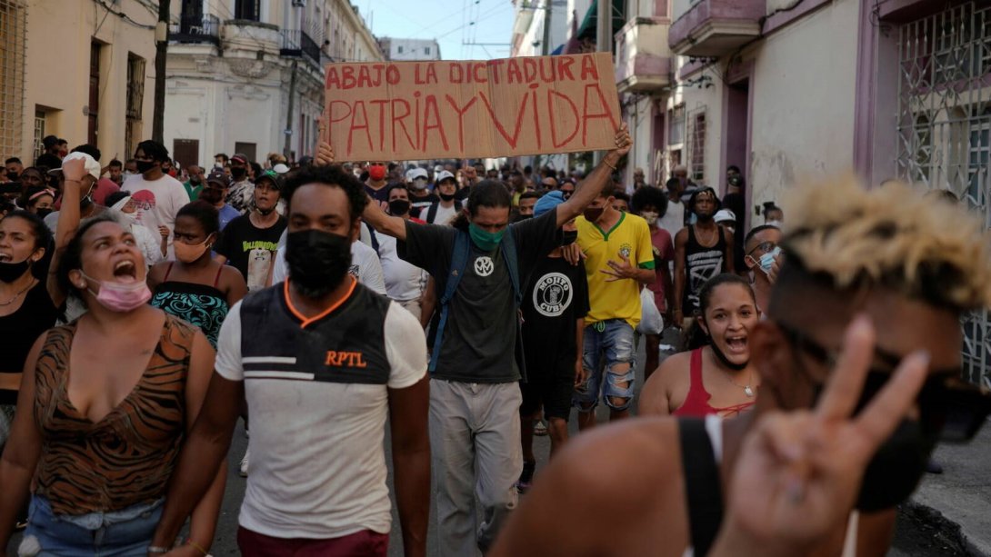 Protestas en el centro de la isla. 11 de julio 2021. "Abajo la dictadura"