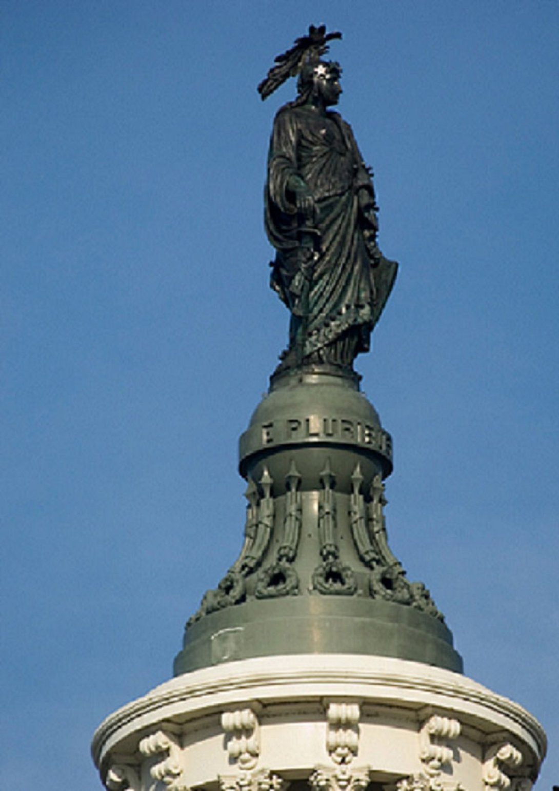 Estatua de la Libertad sobre el Capitolio de Washington