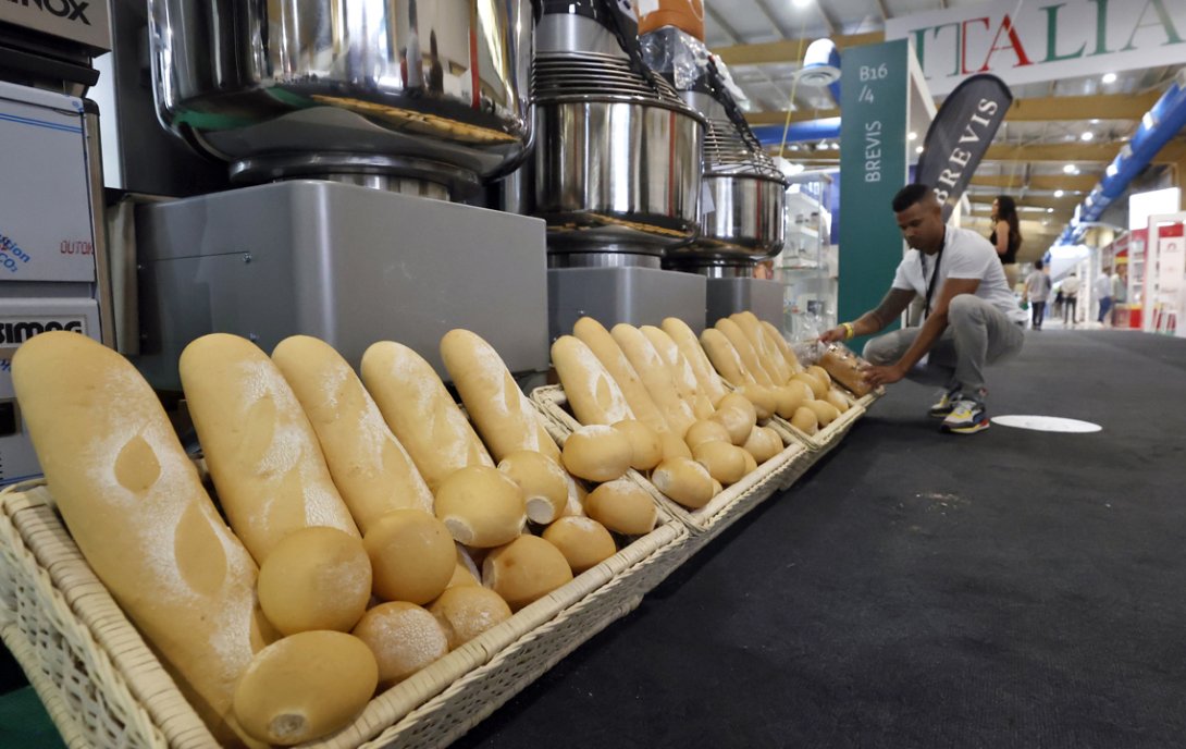 Exhibición de panes en la Feria Internacional de Alimentos Cuba 2024.