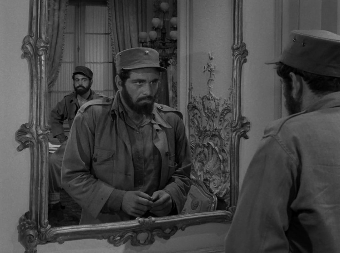 Ramos Clemente, personaje basado en Fidel Castro e interpretado por Peter Falk.