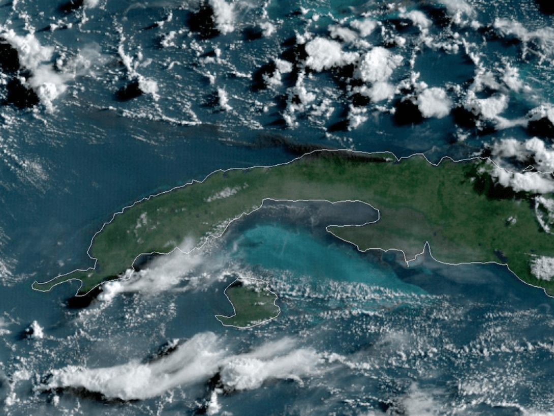 Vista satelital de la atmósfera alrededor de Cuba.