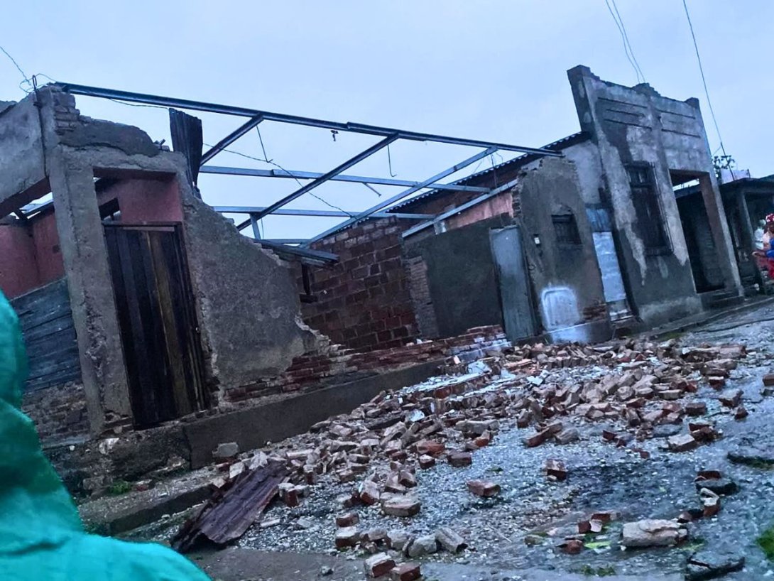 Derrumbe total en Palma Soriano, Santiago de Cuba tras el paso del huracán Melissa (2025).