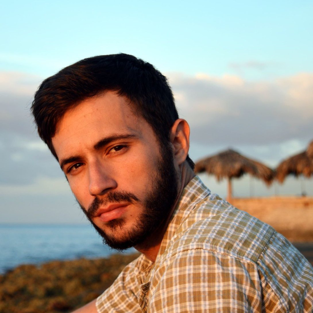 Escritor cubano Emmanuel Montes Álvarez.