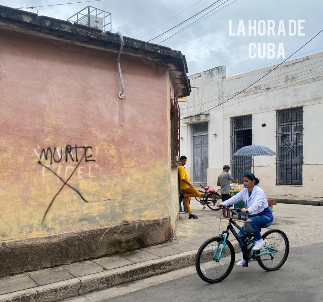 Pintada en Camagüey Viva muerte Fidel en la hora de Cuba