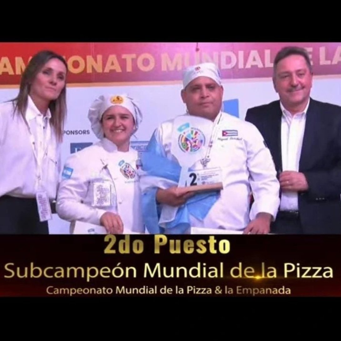 Miguel Sánchez, pizzero cubano galardonado como el segundo mejor del mundo.