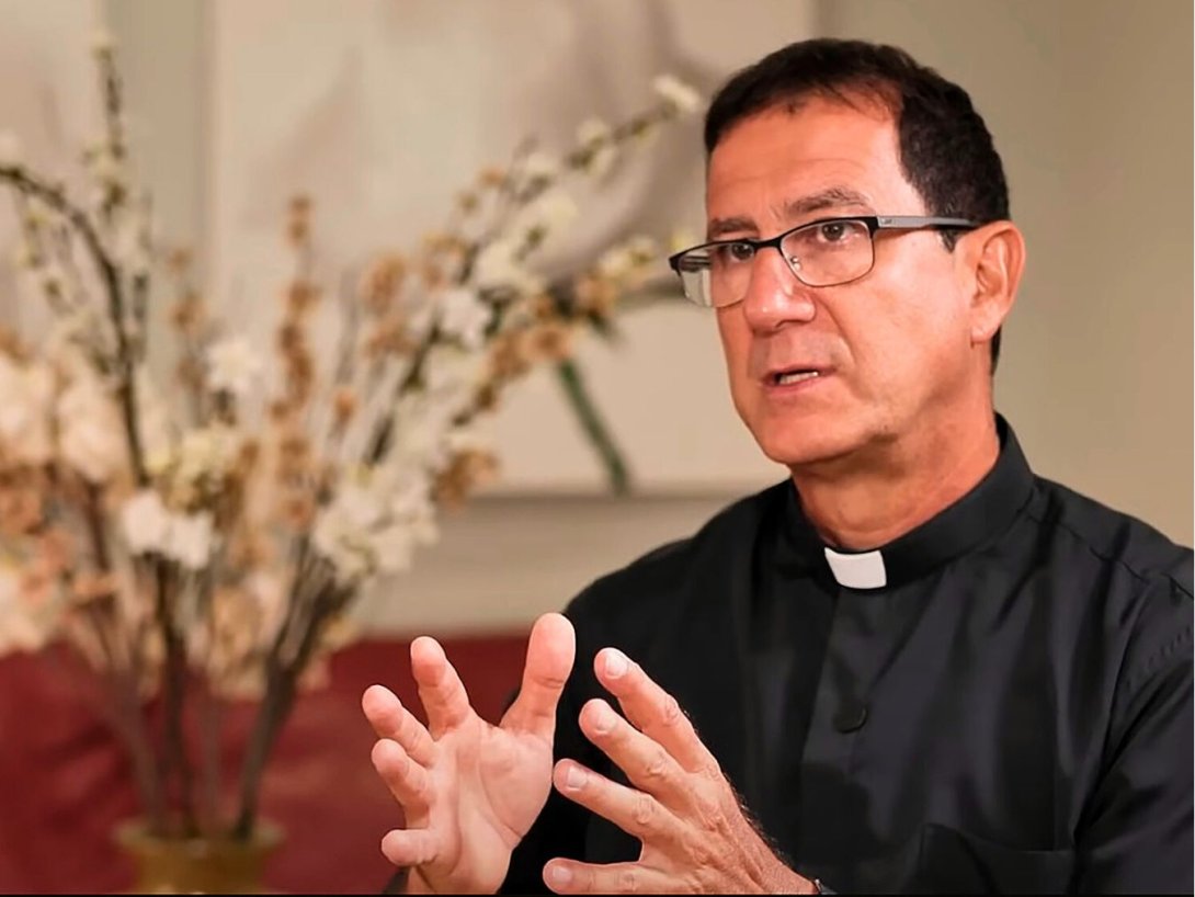 El Padre Alberto Reyes: “Nos toca aunar esfuerzos para ir cambiando el ...