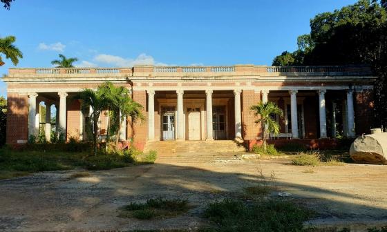 Casa del Administrador, luego Palacio de Pioneros, hoy en ruinas.