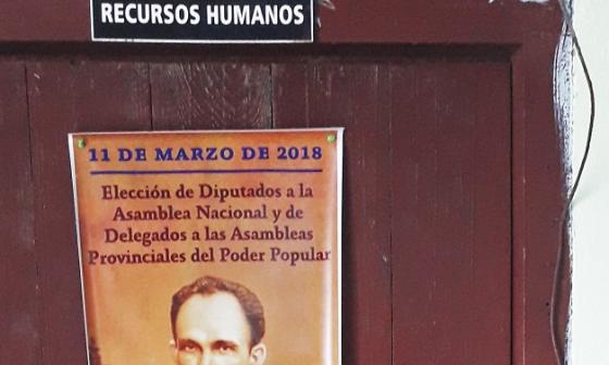 Póster de Martí con propaganda sobre elecciones en Cuba 2018