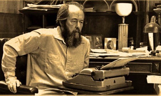Aleksandr Solzhenitsyn (1918-2008), Premio Nobel de Literatura.