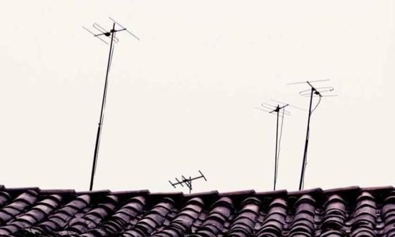 Tejado con muchas antenas. Foto: Asiel Babastro