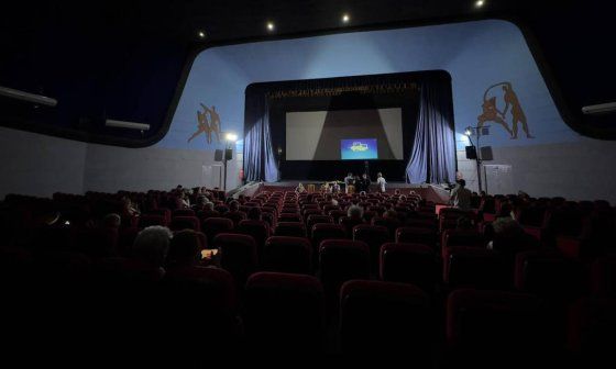 Reunión de cineastas cubanos en el cine 23 y 12.