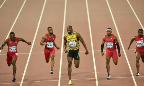 Usain Bolt en la final del los 100 metros planos.