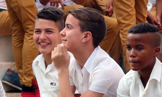 Estudiantes de secundaria cubanos. Foto: Francis Sánchez