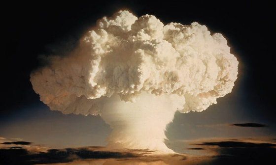 Nube de hongo generada por un ensayo nuclear