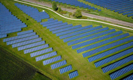 Paneles solares en Alemania, Foto: Andreas Gucklhorn (Unsplash)