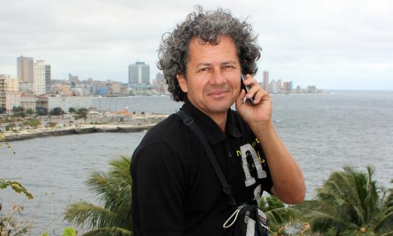 Rafael Vilches en malecón de La Habana