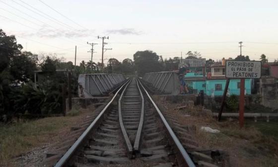 Línea del tren. Foto: Francis Sánchez